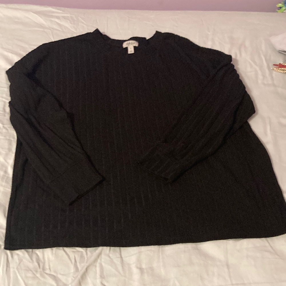 Black long sleeve pajama tee